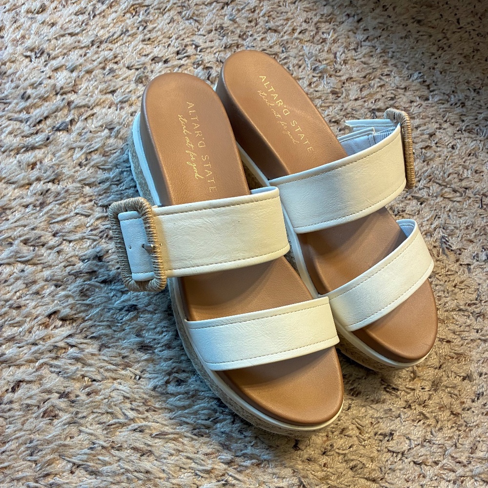 Platform sandals, size 8.5, excellent condition
